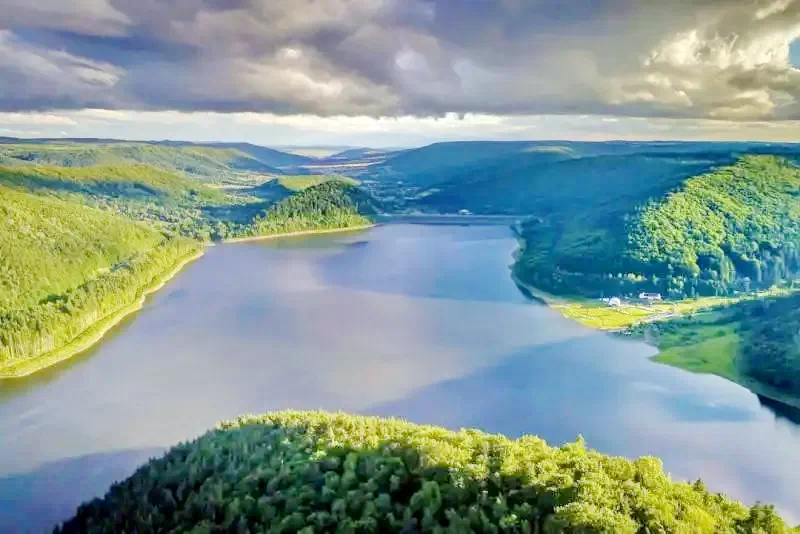Izvoare Cazare | Cabană (K0723-40) Imaginea poate fi supusă drepturilor de autor. Se recomandă contactarea titularului drepturilor.