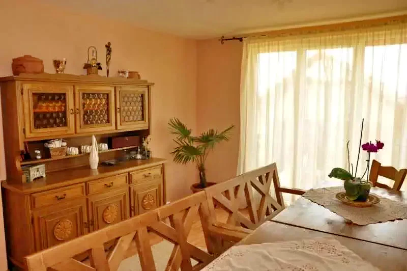 Coltău Cazare | Motel (K1004-1) Imaginea poate fi supusă drepturilor de autor. Se recomandă contactarea titularului drepturilor.