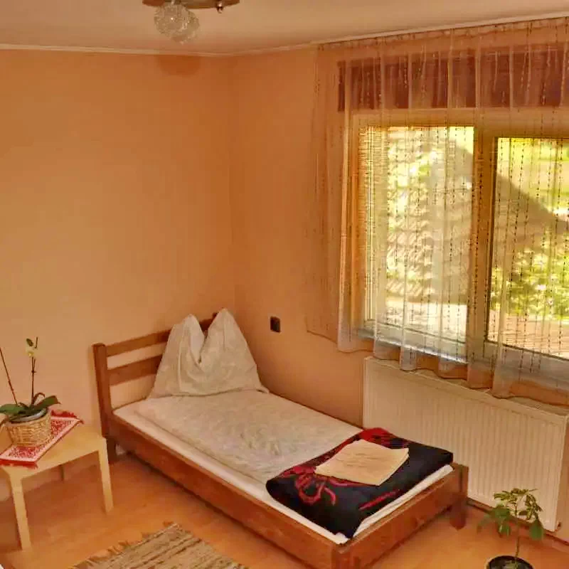 Coltău Cazare | Motel (K1004-7) Imaginea poate fi supusă drepturilor de autor. Se recomandă contactarea titularului drepturilor.