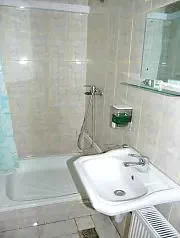 Belényes Szállás | Motel (K0122-15) A kép szerzői jogvédelem alatt állhat. Javasolt a kapcsolatfelvétel a jog tulajdonossal.