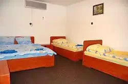 Beiuș Cazare | Motel (K0122-16) Imaginea poate fi supusă drepturilor de autor. Se recomandă contactarea titularului drepturilor.