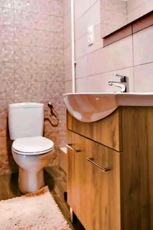 Izvoare Cazare | Cabană (K1252-23) Imaginea poate fi supusă drepturilor de autor. Se recomandă contactarea titularului drepturilor.