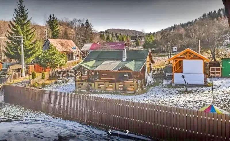 Izvoare Cazare | Cabană (K1252-33) Imaginea poate fi supusă drepturilor de autor. Se recomandă contactarea titularului drepturilor.