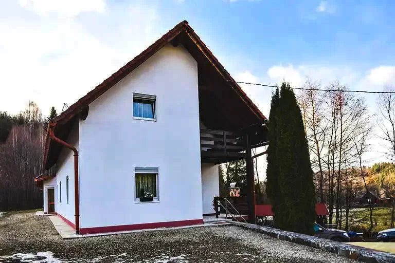 Izvoare Cazare | Cabană (K1252-41) Imaginea poate fi supusă drepturilor de autor. Se recomandă contactarea titularului drepturilor.