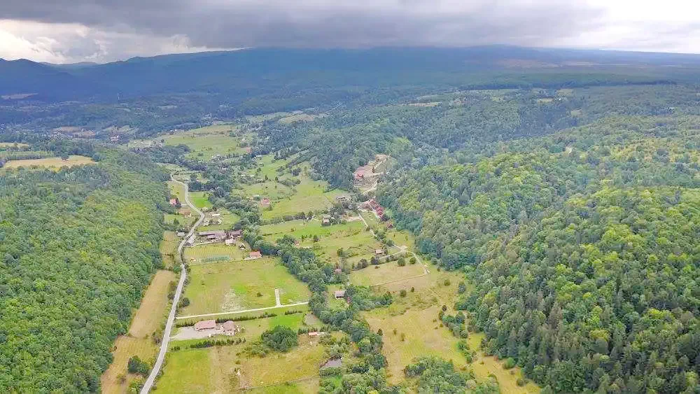 Izvoare Cazare | Cabană (K1252-42) Imaginea poate fi supusă drepturilor de autor. Se recomandă contactarea titularului drepturilor.