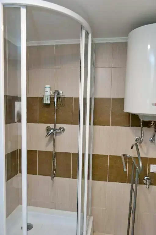 Ionești Cazare | Hotel**** (K1349-3) Imaginea poate fi supusă drepturilor de autor. Se recomandă contactarea titularului drepturilor.