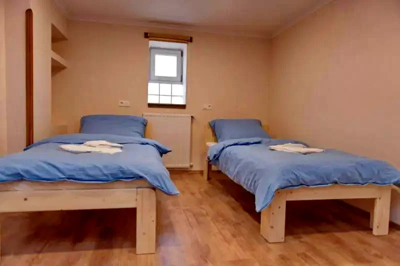 Ionești Cazare | Hotel**** (K1349-10) Imaginea poate fi supusă drepturilor de autor. Se recomandă contactarea titularului drepturilor.