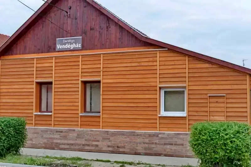 Ionești Cazare | Hotel**** (K1349-20) Imaginea poate fi supusă drepturilor de autor. Se recomandă contactarea titularului drepturilor.