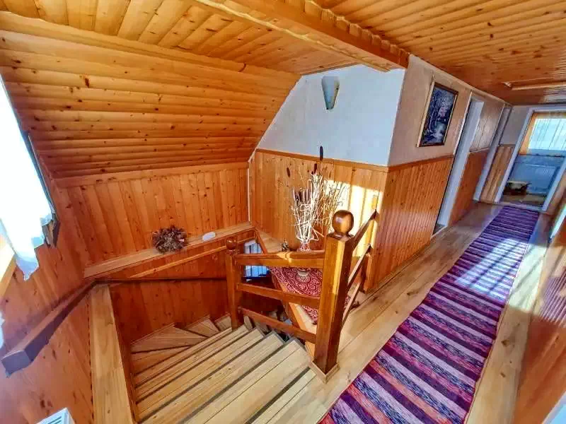 Liban Cazare | Cabană (K0282-16) Imaginea poate fi supusă drepturilor de autor. Se recomandă contactarea titularului drepturilor.