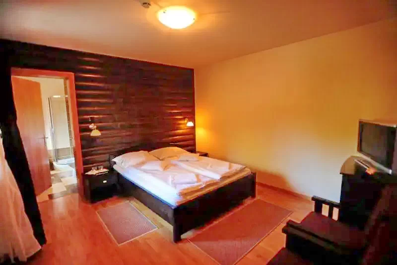 Madarasi Hargita Szállás | Motel (K0067-18) A kép szerzői jogvédelem alatt állhat. Javasolt a kapcsolatfelvétel a jog tulajdonossal.