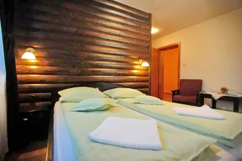 Madarasi Hargita Szállás | Motel (K0067-21) A kép szerzői jogvédelem alatt állhat. Javasolt a kapcsolatfelvétel a jog tulajdonossal.