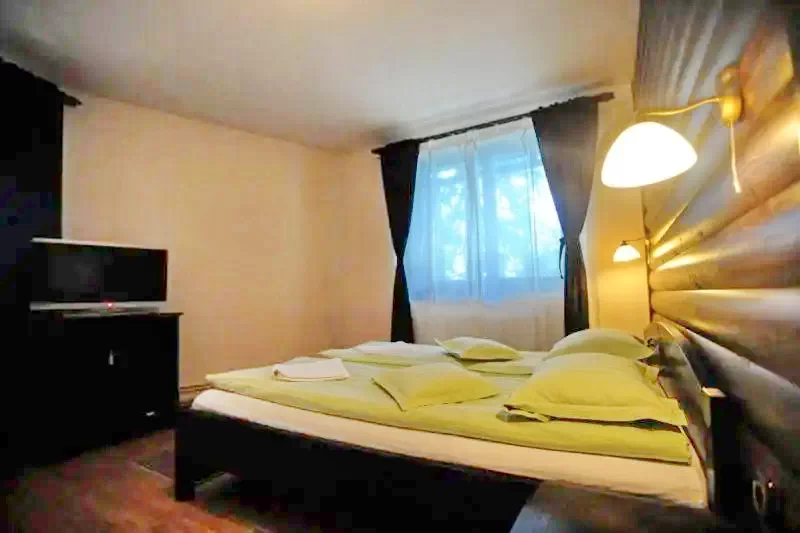 Harghita Madaras Cazare | Motel (K0067-24) Imaginea poate fi supusă drepturilor de autor. Se recomandă contactarea titularului drepturilor.