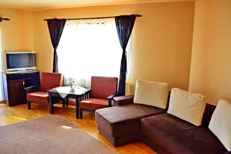 Madarasi Hargita Szállás | Motel (K0067-28) A kép szerzői jogvédelem alatt állhat. Javasolt a kapcsolatfelvétel a jog tulajdonossal.