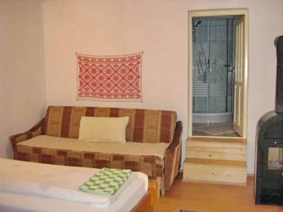 Rimetea Cazare | Casă de oaspeți (K1090-18) Imaginea poate fi supusă drepturilor de autor. Se recomandă contactarea titularului drepturilor.