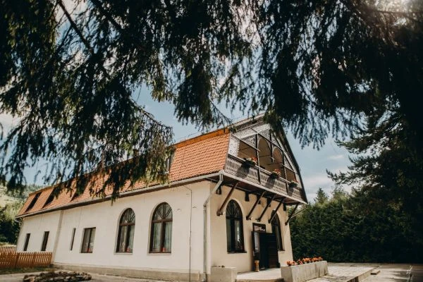 Gyergyószentmiklós Szállás | Panzió (K1562-1) A kép szerzői jogvédelem alatt állhat. Javasolt a kapcsolatfelvétel a jog tulajdonossal.