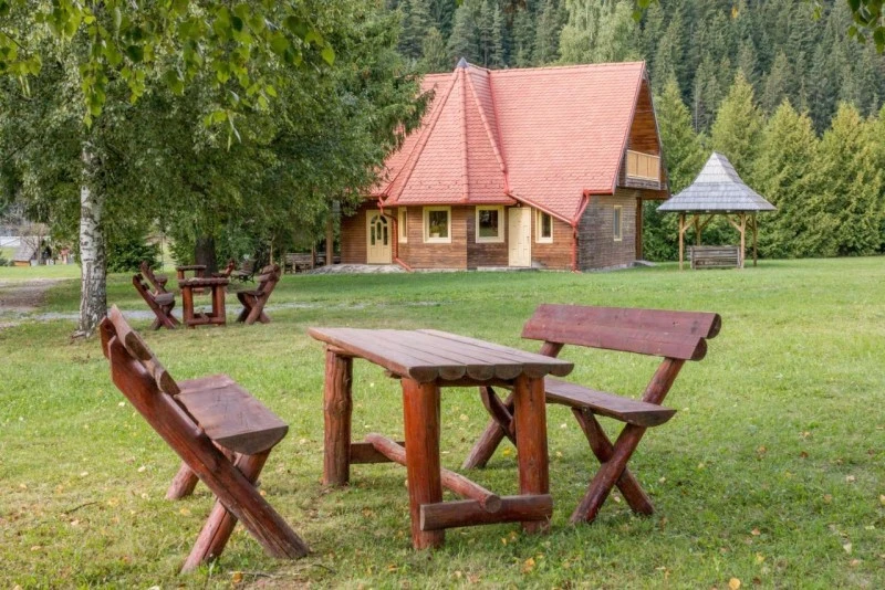Gheorgheni Cazare | Pensiune (K1562-33) Imaginea poate fi supusă drepturilor de autor. Se recomandă contactarea titularului drepturilor.