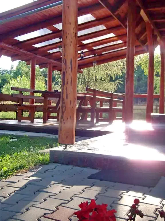 Barajul Zetea Cazare | Cabană (K0343-13) Imaginea poate fi supusă drepturilor de autor. Se recomandă contactarea titularului drepturilor.