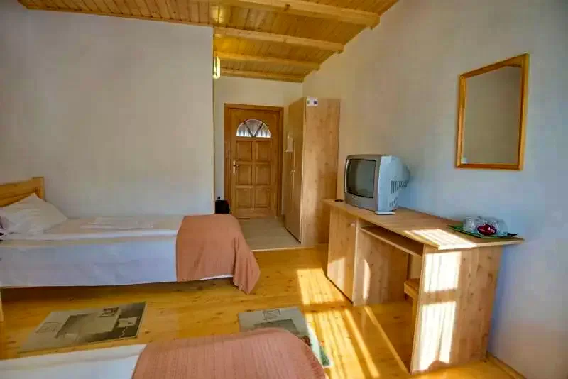 Alba Iulia Cazare | Motel (K1180-17) Imaginea poate fi supusă drepturilor de autor. Se recomandă contactarea titularului drepturilor.