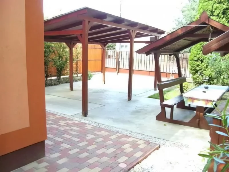 Hajdúszoboszló Cazare | Casă de apartamente (K0933-1) Imaginea poate fi supusă drepturilor de autor. Se recomandă contactarea titularului drepturilor.