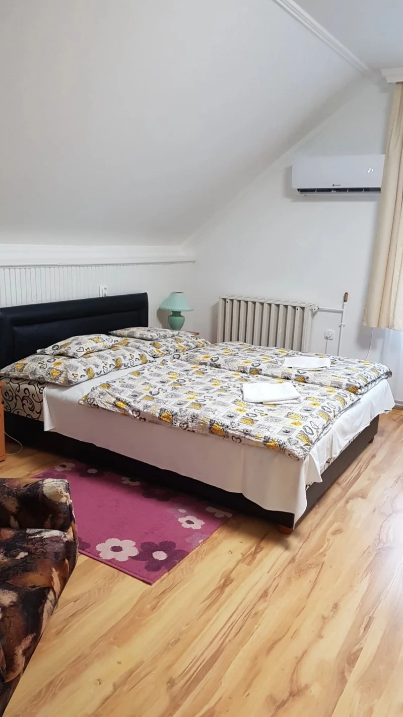  Cazare | Bungalow (K0933-12) Imaginea poate fi supusă drepturilor de autor. Se recomandă contactarea titularului drepturilor.