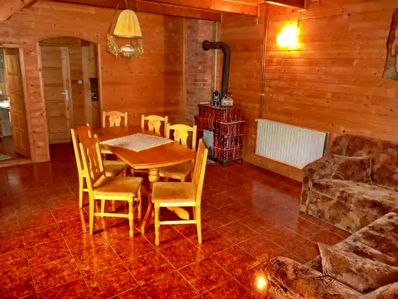 Barajul Zetea Cazare | Cabană (K0389-1) Imaginea poate fi supusă drepturilor de autor. Se recomandă contactarea titularului drepturilor.