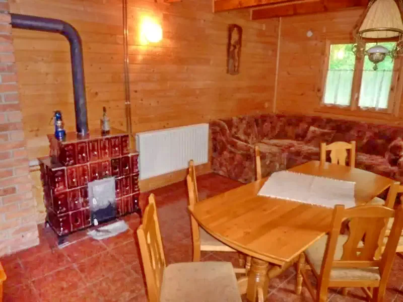 Barajul Zetea Cazare | Cabană (K0389-10) Imaginea poate fi supusă drepturilor de autor. Se recomandă contactarea titularului drepturilor.