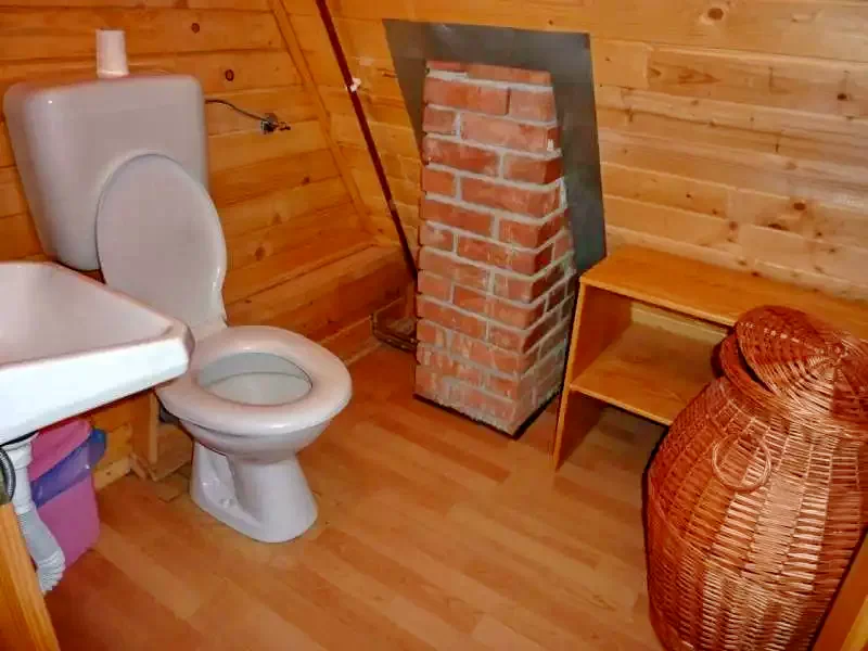Barajul Zetea Cazare | Cabană (K0389-19) Imaginea poate fi supusă drepturilor de autor. Se recomandă contactarea titularului drepturilor.