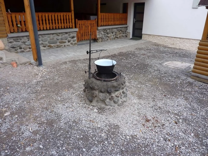 Barajul Zetea Cazare | Cabană (K0564-55) Imaginea poate fi supusă drepturilor de autor. Se recomandă contactarea titularului drepturilor.