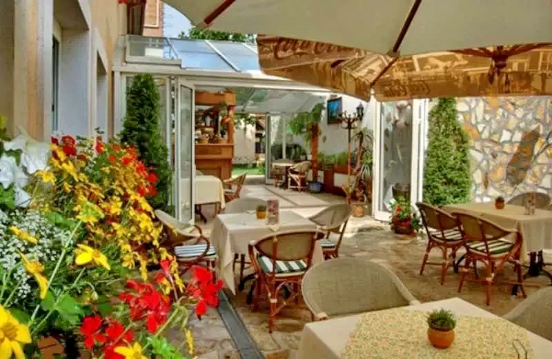 Mișcolț Cazare | Hotel*** (K0856-6) Imaginea poate fi supusă drepturilor de autor. Se recomandă contactarea titularului drepturilor.