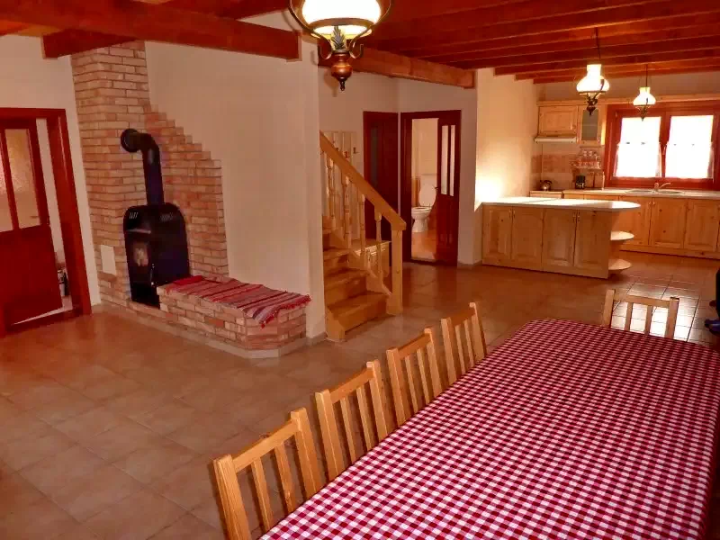 Barajul Zetea Cazare | Cabană (K0743-5) Imaginea poate fi supusă drepturilor de autor. Se recomandă contactarea titularului drepturilor.