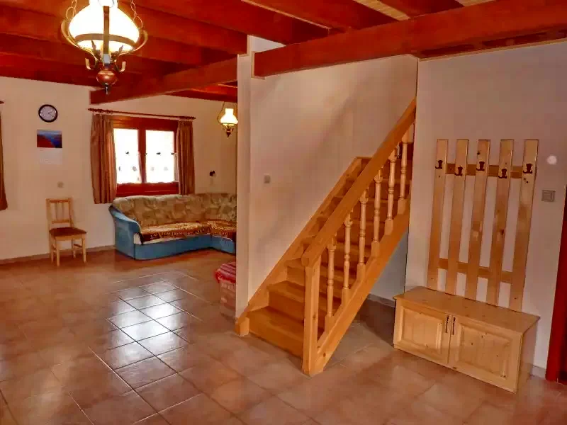 Barajul Zetea Cazare | Cabană (K0743-6) Imaginea poate fi supusă drepturilor de autor. Se recomandă contactarea titularului drepturilor.