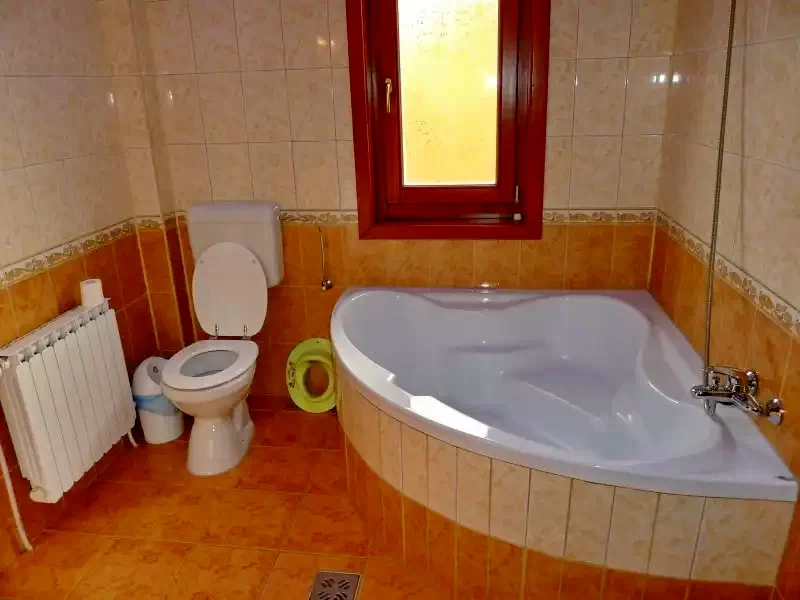 Barajul Zetea Cazare | Cabană (K0743-15) Imaginea poate fi supusă drepturilor de autor. Se recomandă contactarea titularului drepturilor.
