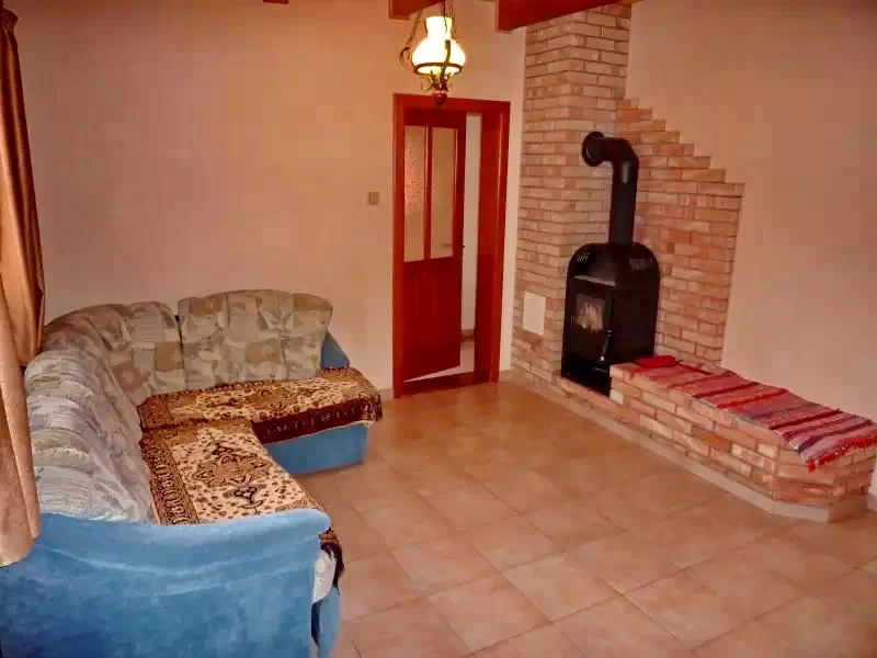 Barajul Zetea Cazare | Cabană (K0743-20) Imaginea poate fi supusă drepturilor de autor. Se recomandă contactarea titularului drepturilor.