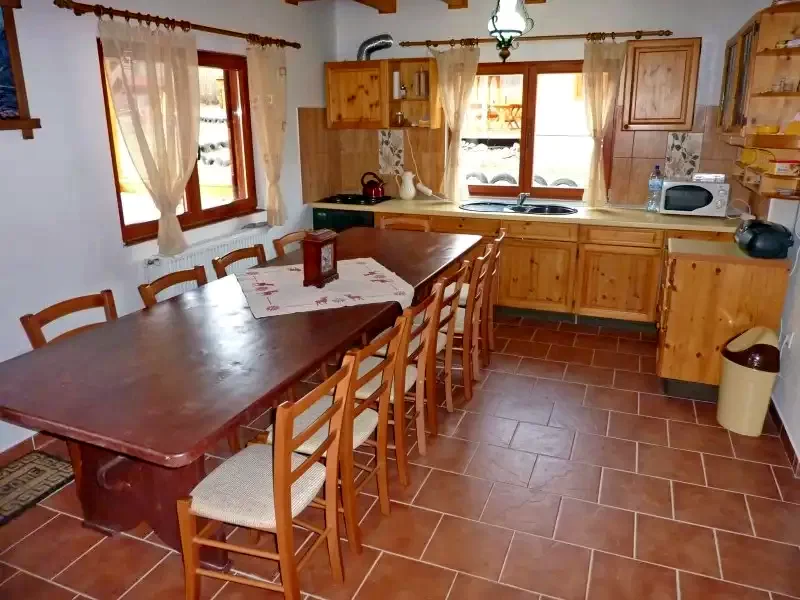 Barajul Zetea Cazare | Cabană (K0783-6) Imaginea poate fi supusă drepturilor de autor. Se recomandă contactarea titularului drepturilor.