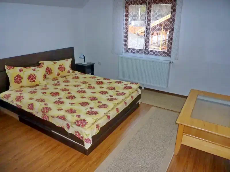 Barajul Zetea Cazare | Cabană (K0783-14) Imaginea poate fi supusă drepturilor de autor. Se recomandă contactarea titularului drepturilor.