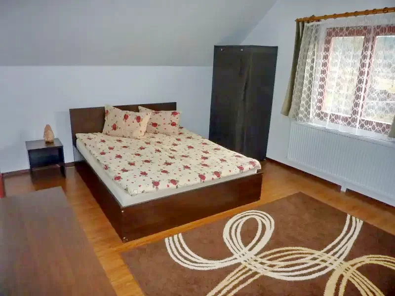 Barajul Zetea Cazare | Cabană (K0783-18) Imaginea poate fi supusă drepturilor de autor. Se recomandă contactarea titularului drepturilor.