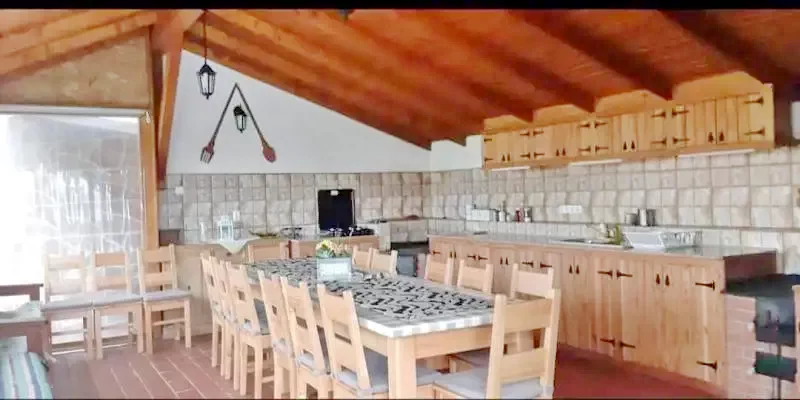 Barajul Zetea Cazare | Cabană (K0827-20) Imaginea poate fi supusă drepturilor de autor. Se recomandă contactarea titularului drepturilor.