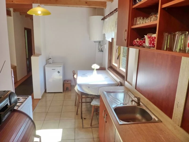 Barajul Zetea Cazare | Cabană (K0907-19) Imaginea poate fi supusă drepturilor de autor. Se recomandă contactarea titularului drepturilor.