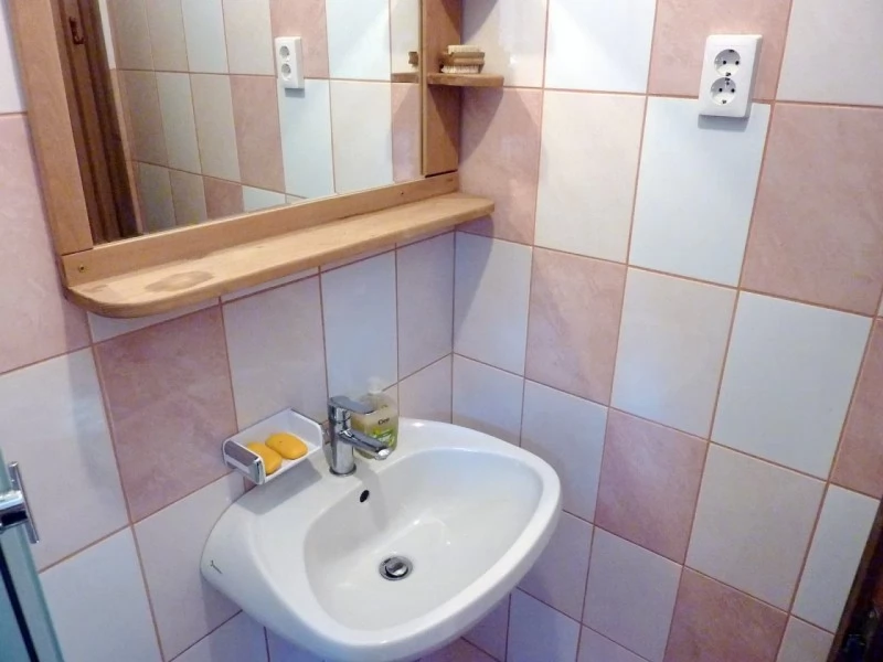 Barajul Zetea Cazare | Cabană (K0907-26) Imaginea poate fi supusă drepturilor de autor. Se recomandă contactarea titularului drepturilor.
