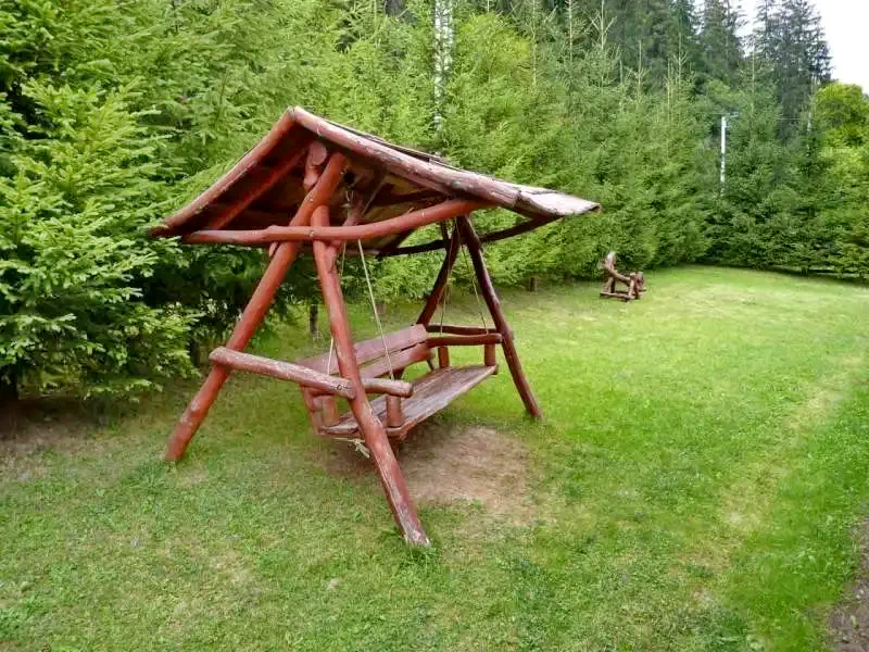 Barajul Zetea Cazare | Cabană (K1165-8) Imaginea poate fi supusă drepturilor de autor. Se recomandă contactarea titularului drepturilor.