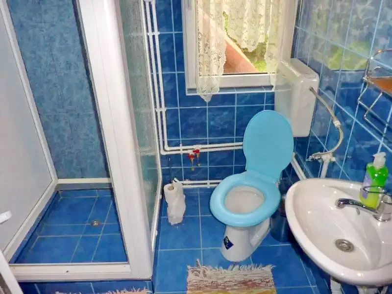 Barajul Zetea Cazare | Cabană (K1165-26) Imaginea poate fi supusă drepturilor de autor. Se recomandă contactarea titularului drepturilor.