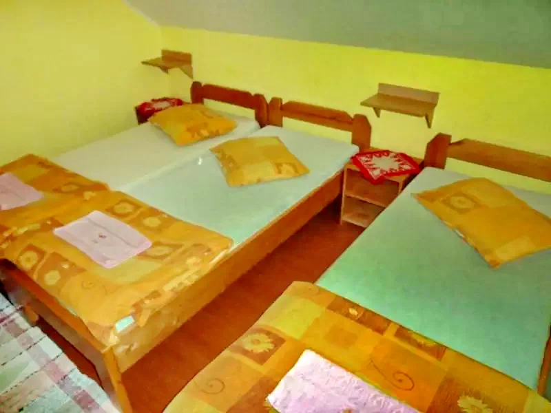 Barajul Zetea Cazare | Cabană (K1165-34) Imaginea poate fi supusă drepturilor de autor. Se recomandă contactarea titularului drepturilor.