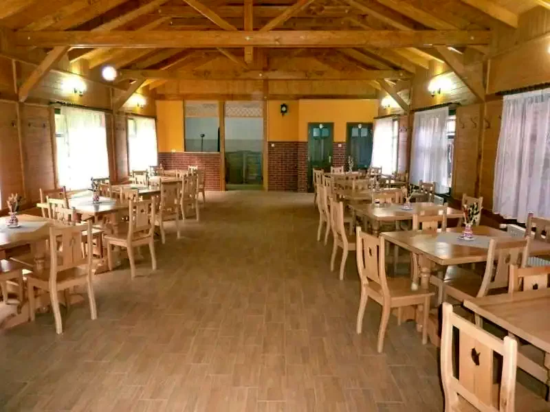 Barajul Zetea Cazare | Cabană (K1165-37) Imaginea poate fi supusă drepturilor de autor. Se recomandă contactarea titularului drepturilor.