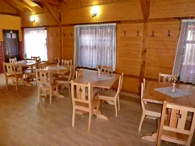Barajul Zetea Cazare | Cabană (K1165-38) Imaginea poate fi supusă drepturilor de autor. Se recomandă contactarea titularului drepturilor.