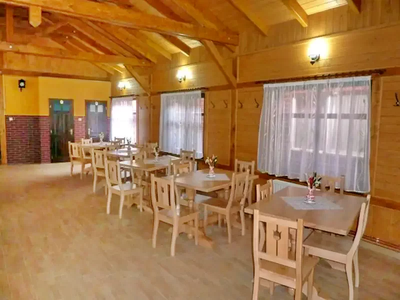 Barajul Zetea Cazare | Cabană (K1165-41) Imaginea poate fi supusă drepturilor de autor. Se recomandă contactarea titularului drepturilor.