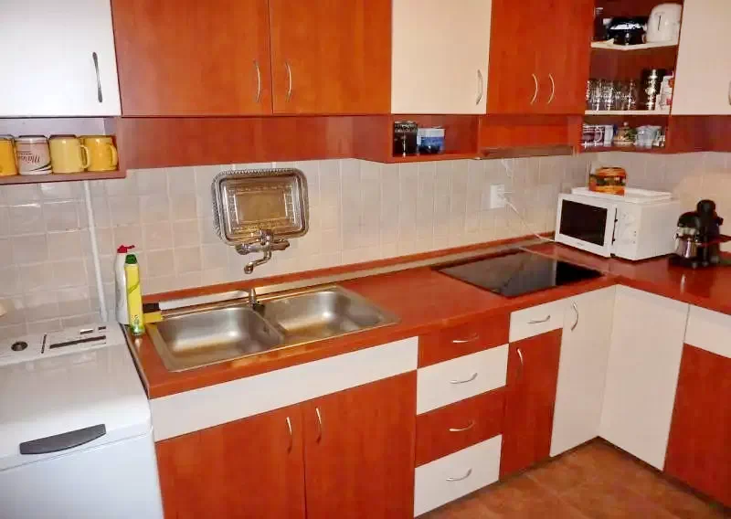 Barajul Zetea Cazare | Cabană (K1166-26) Imaginea poate fi supusă drepturilor de autor. Se recomandă contactarea titularului drepturilor.