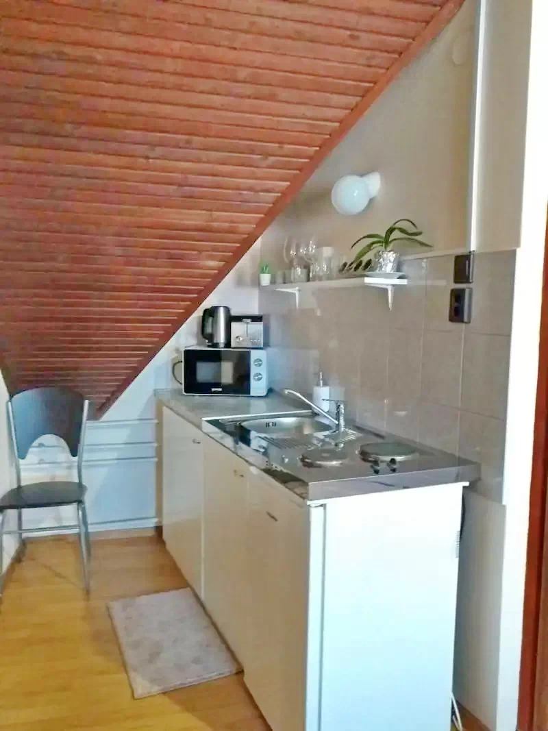 Jula Cazare | Cabană (K0086-8) Imaginea poate fi supusă drepturilor de autor. Se recomandă contactarea titularului drepturilor.