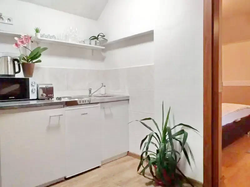 Jula Cazare | Cabană (K0086-17) Imaginea poate fi supusă drepturilor de autor. Se recomandă contactarea titularului drepturilor.