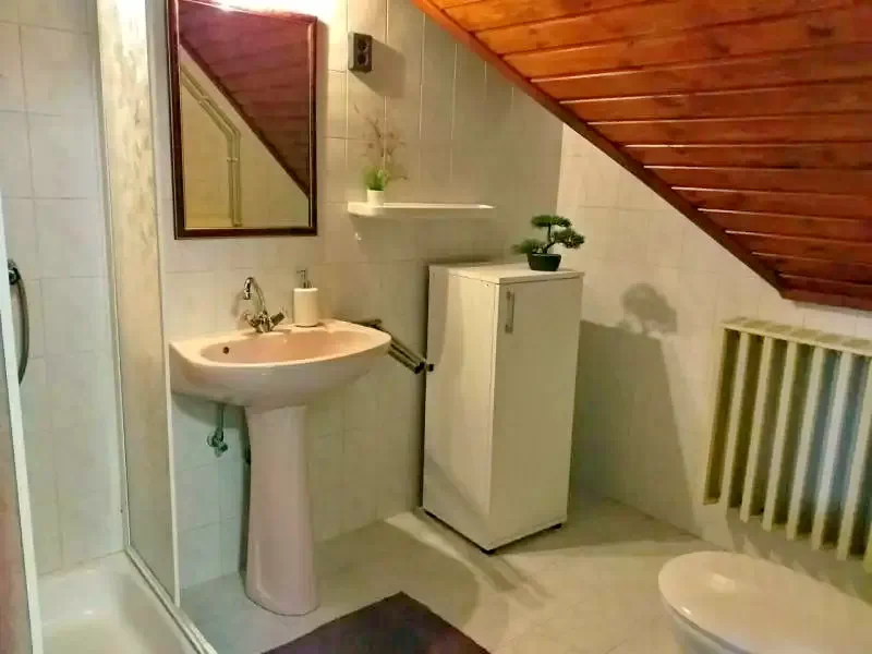 Jula Cazare | Cabană (K0086-21) Imaginea poate fi supusă drepturilor de autor. Se recomandă contactarea titularului drepturilor.