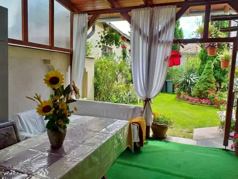 Jula Cazare | Cabană (K0086-23) Imaginea poate fi supusă drepturilor de autor. Se recomandă contactarea titularului drepturilor.